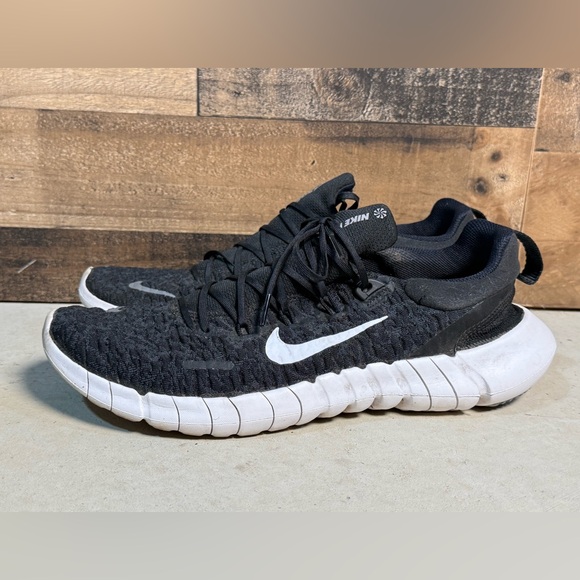 Nike Women's Free 5.0 Flyknit Black White Athletic Shoes Sneakers Size 11 - Picture 3 of 6
